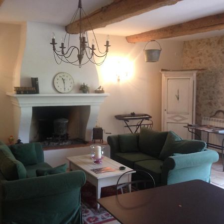 Bed and Breakfast L'Abri du Poète Besse-sur-Issole Esterno foto