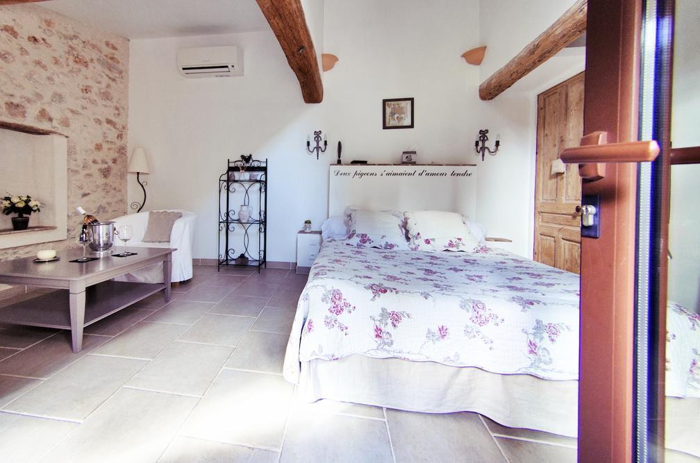Bed and Breakfast L'Abri du Poète Besse-sur-Issole Camera foto