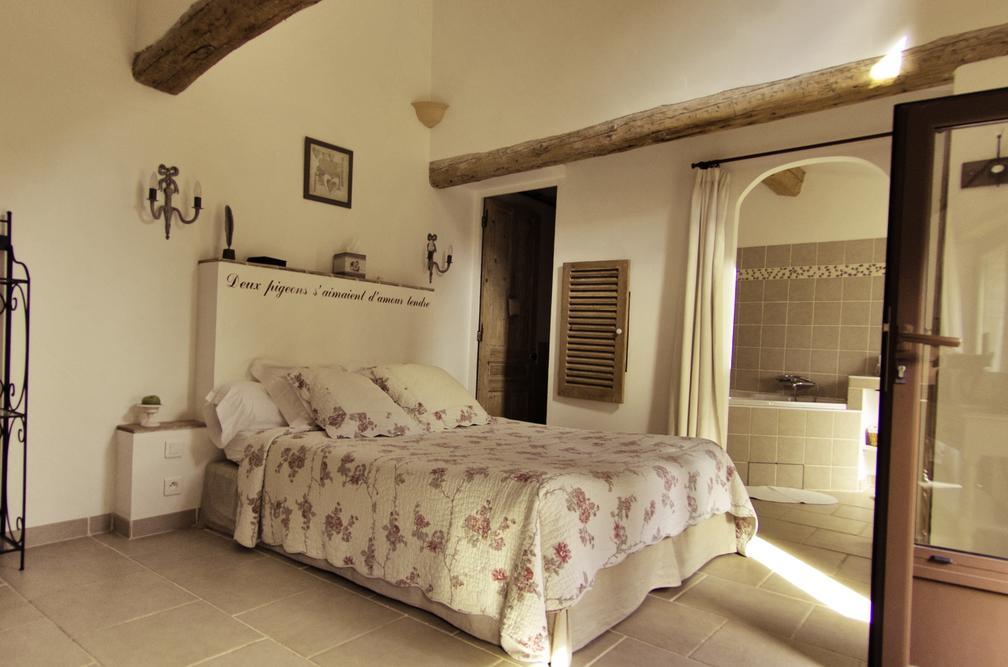 Bed and Breakfast L'Abri du Poète Besse-sur-Issole Camera foto