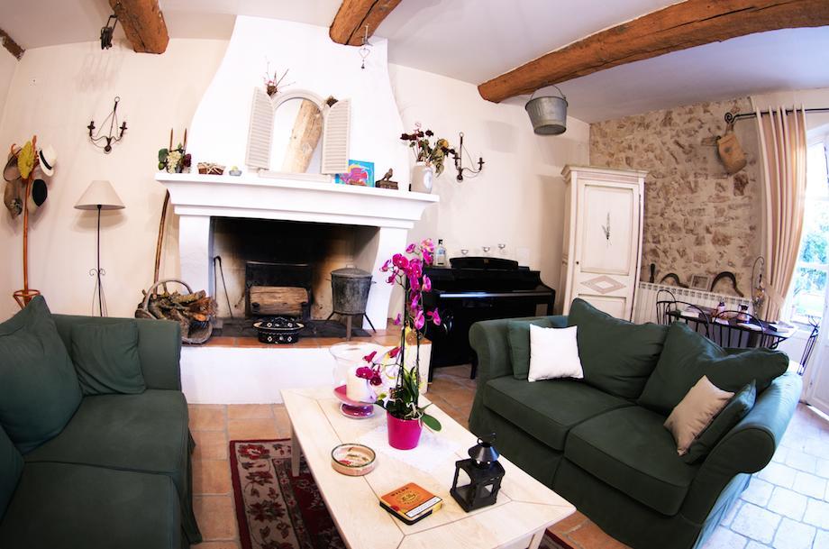 Bed and Breakfast L'Abri du Poète Besse-sur-Issole Esterno foto
