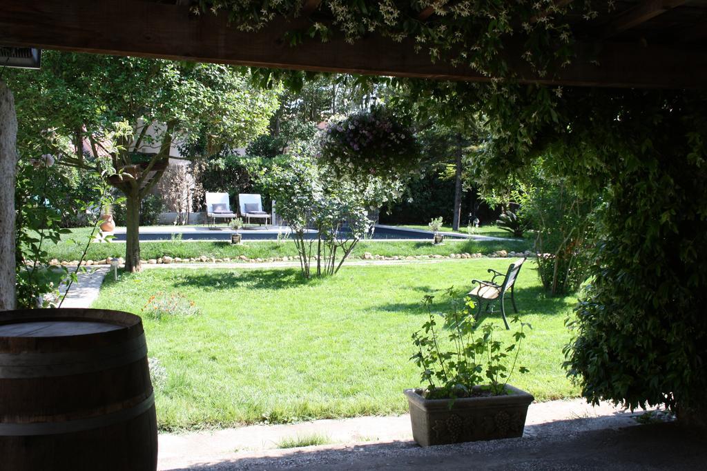 Bed and Breakfast L'Abri du Poète Besse-sur-Issole Esterno foto