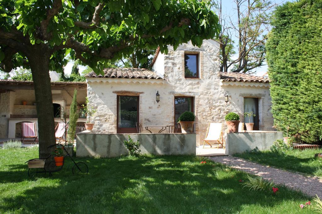 Bed and Breakfast L'Abri du Poète Besse-sur-Issole Esterno foto