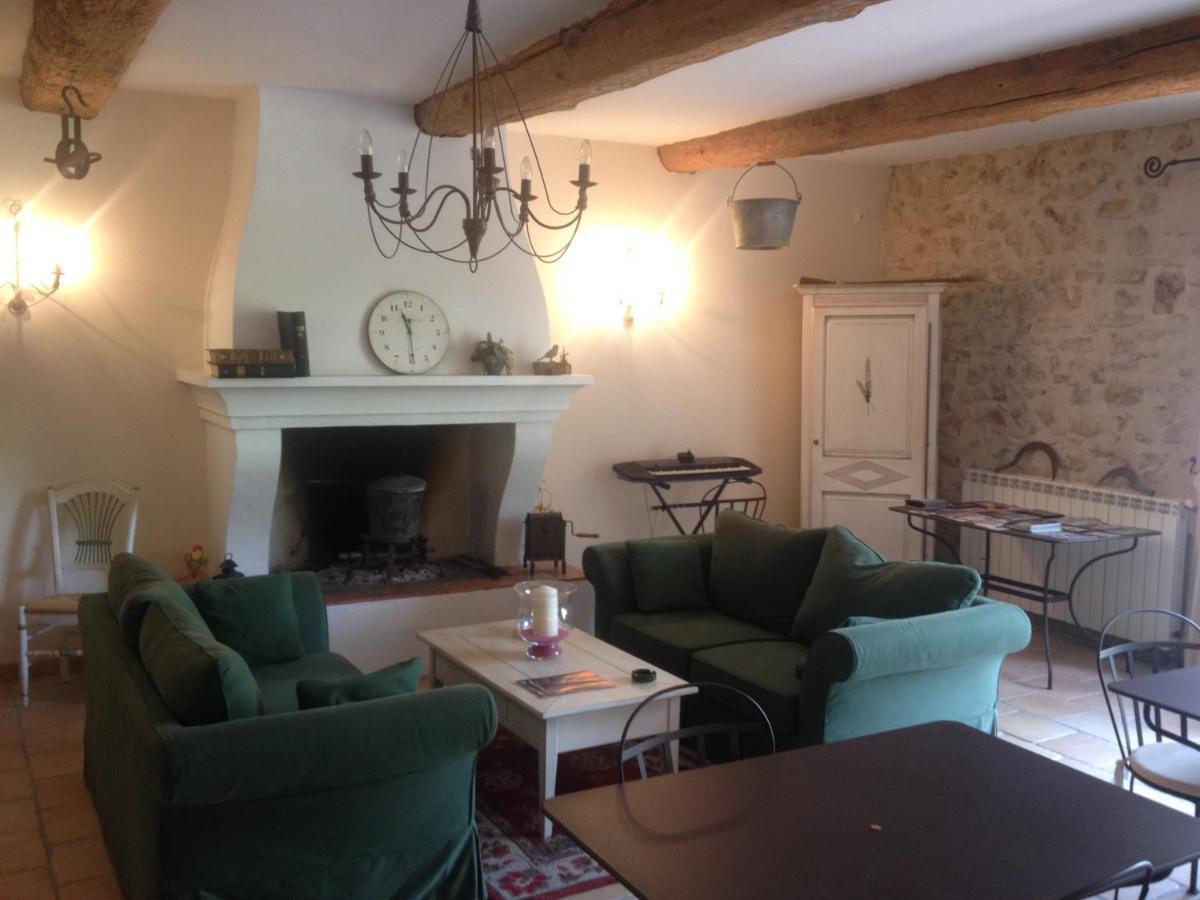 Bed and Breakfast L'Abri du Poète Besse-sur-Issole Esterno foto